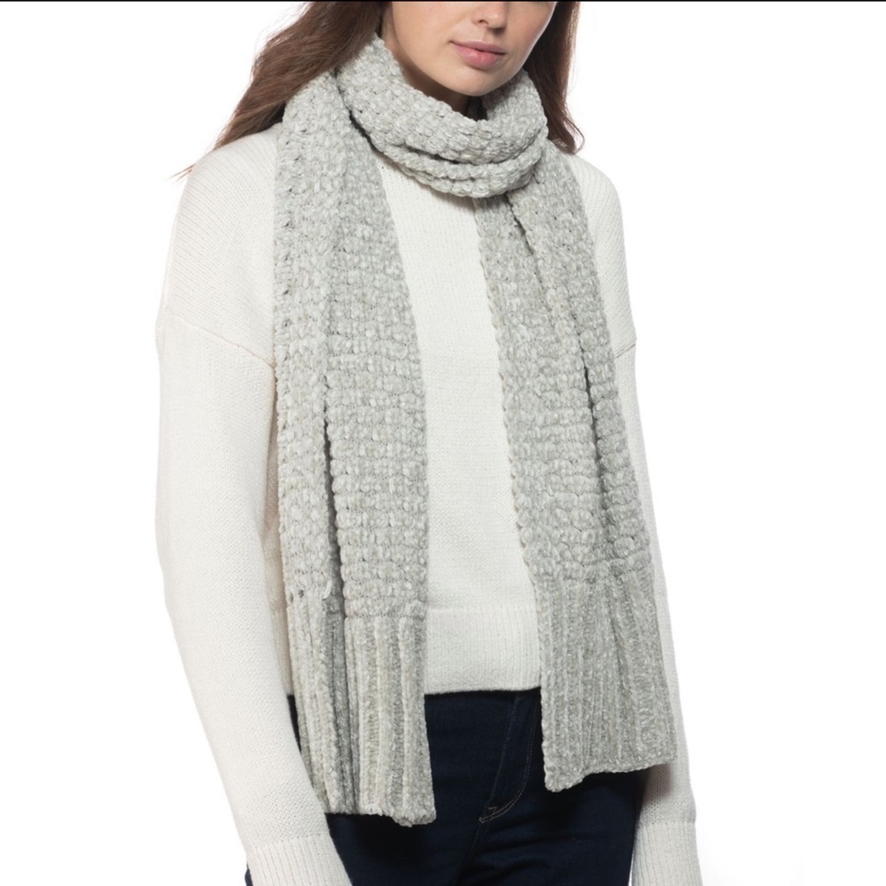 NWT Woman’s charter club grey shimmer chenille sweater scarf